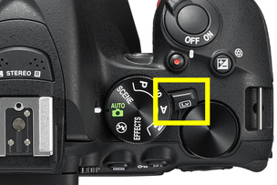 Рычажок включения режима Live View на фотоаппарате Nikon D5500.
