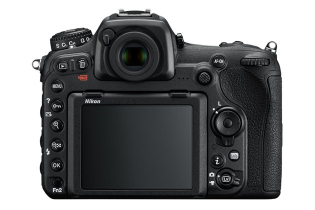 Nikon D500 и внешняя вспышка Nikon SB-5000