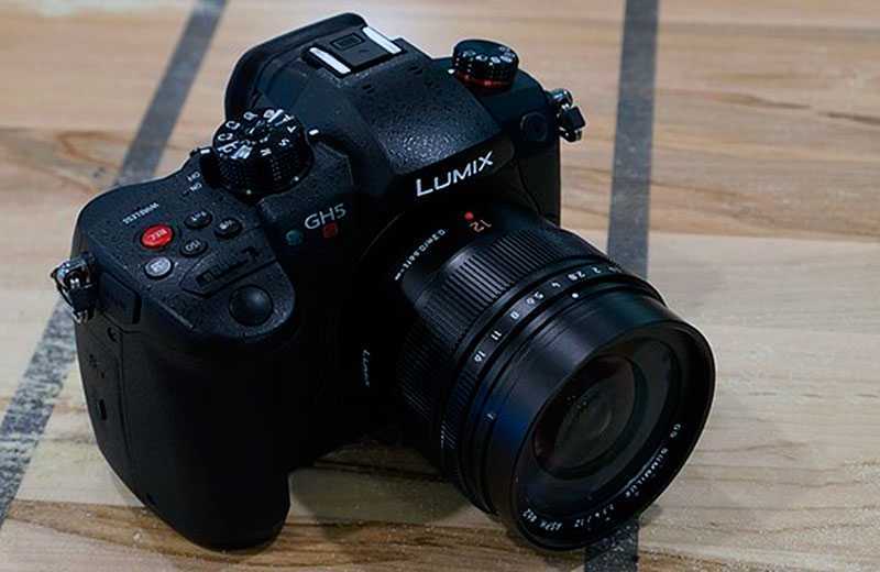 Panasonic Lumix GH5S: лучшая беззеркальная камера для видео